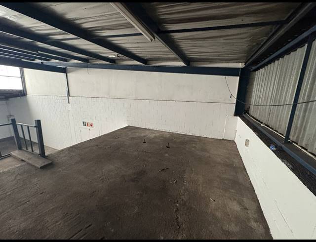 200M² WAREHOUSE TO LET IN EASTLEIGH